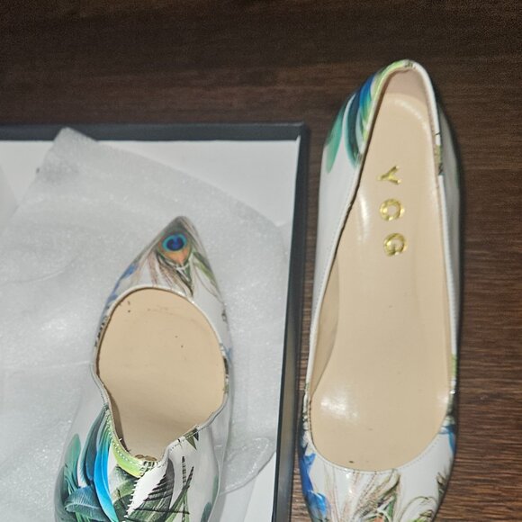 Shoes - Picture 2 of 2